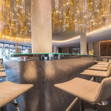 Hotel Western Premier De La Paix 4*